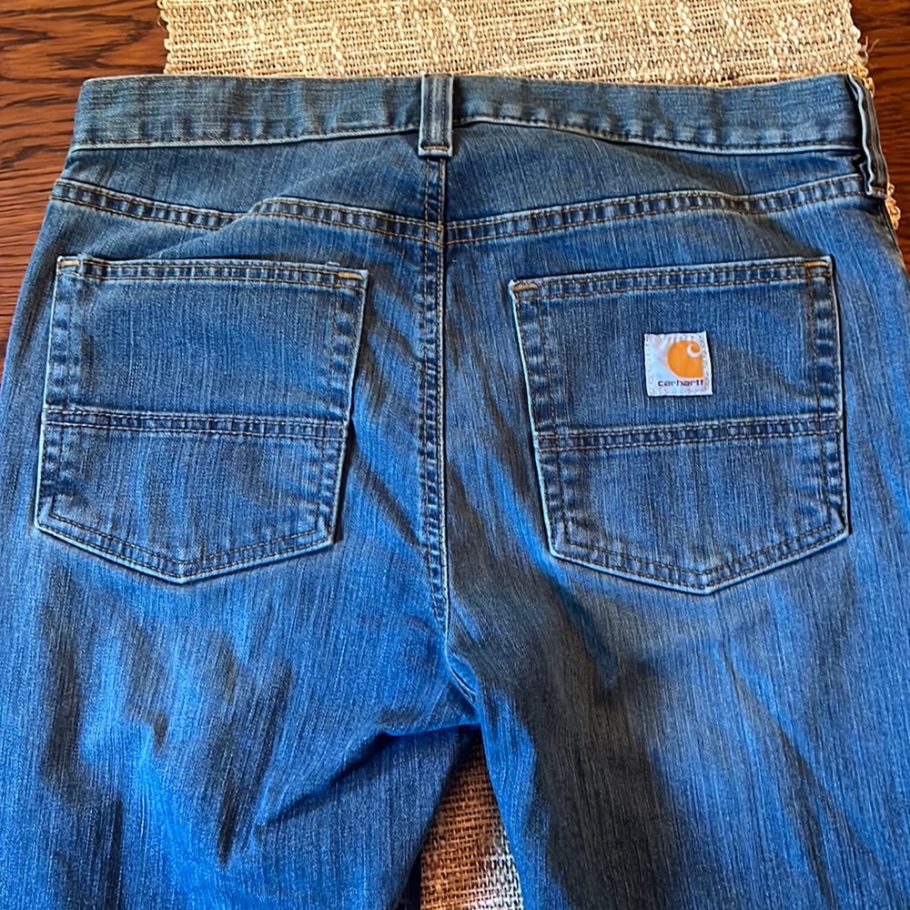 Carhartt jeans. 30x32 relaxed fit.